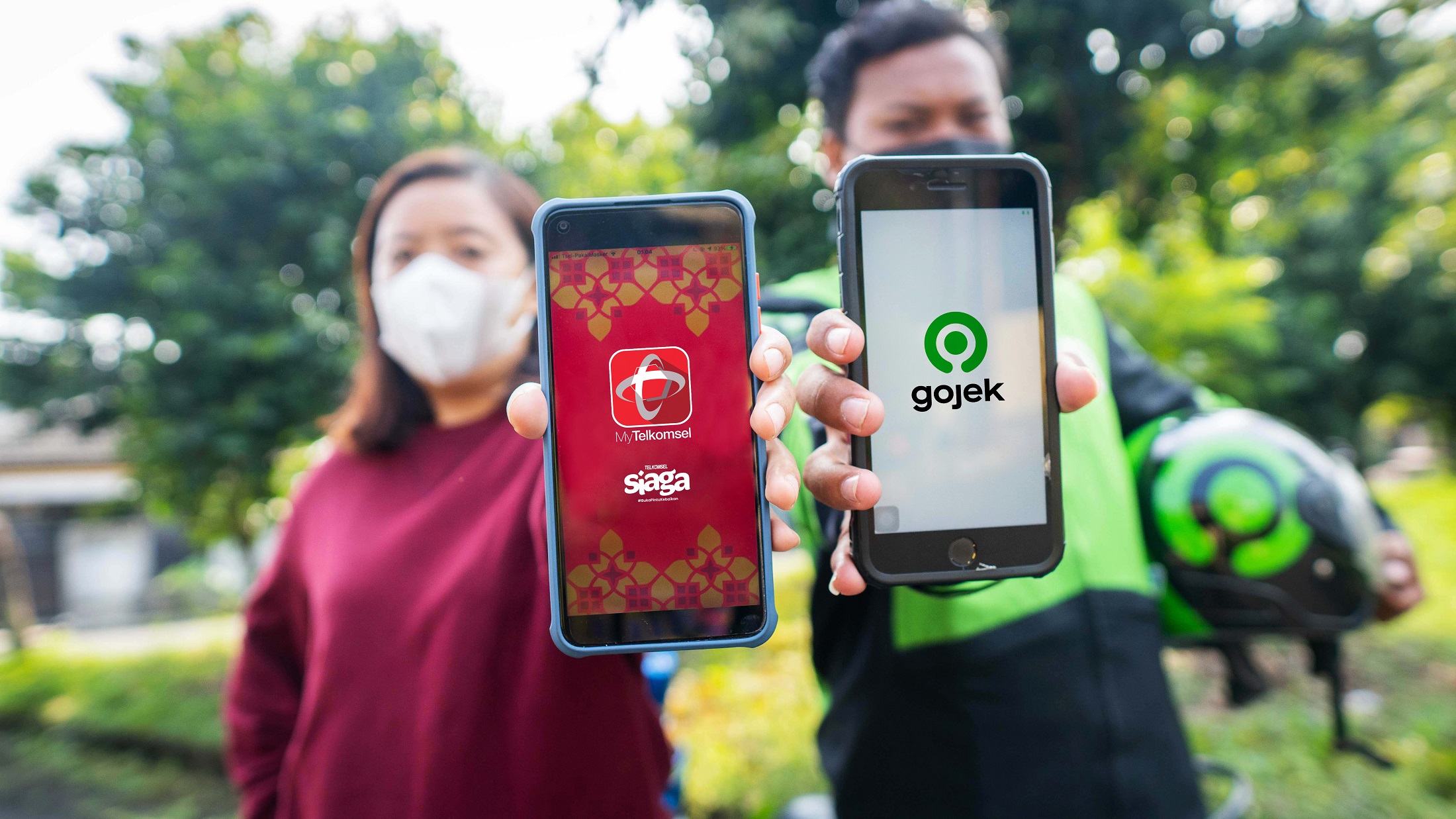  Telkomsel dan Gojek memperkuat sinergi melalui keputusan investasi lanjutan dari Telkomsel ke Gojek senilai USD 300 juta. Keputusan investasi lanjutan ini menjadi momentum baru dalam mendorong integrasi ekosistem kedua perusahaan untuk memberikan nilai t