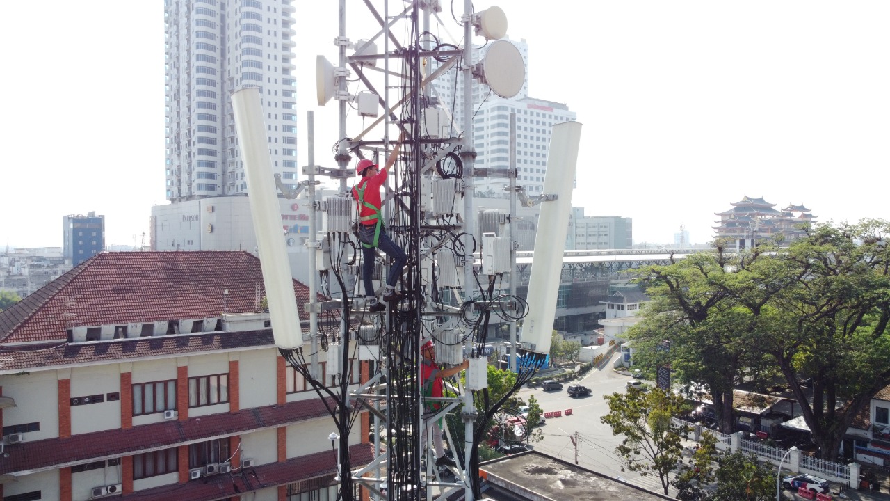 Optimalisasi Jaringan | Telkomsel secara konsisten terus memperluas dalam menghadirkan teknologi jaringan terdepan untuk masyarakat Indonesia. Bahkan tidak hanya sampai 4G dan VoLTE melainkan hingga teknologi 5G. Telkomsel/Halonusa.com