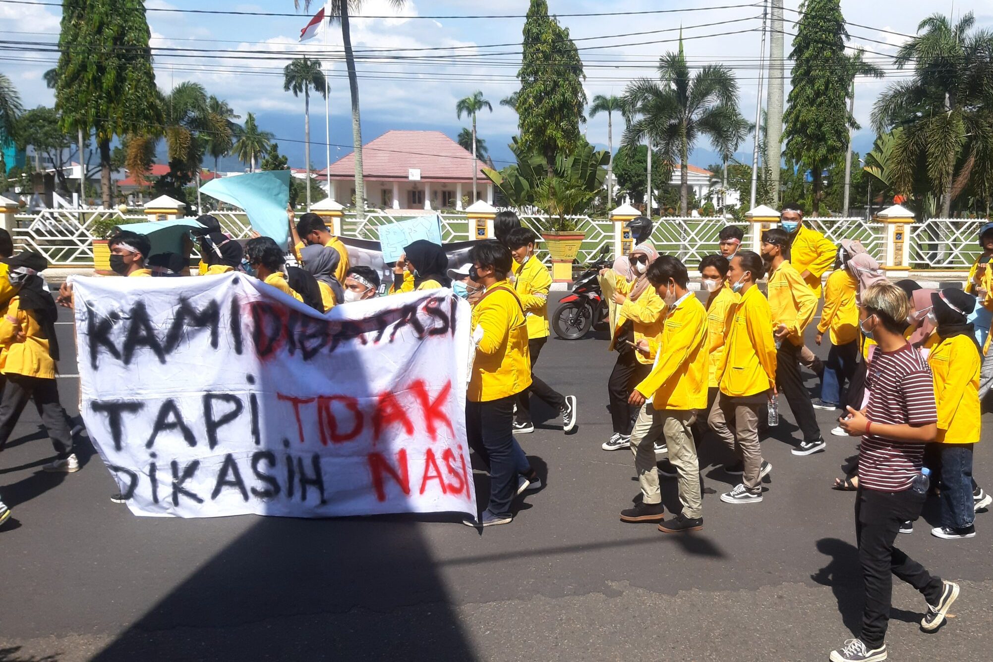 Mahasiswa Sumbar Demo Covid-19, Satgas Kritik Mahasiswa Karena Tidak Memakai Masker