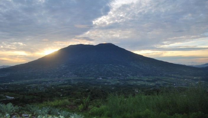 Ilustrasi Gunung Marapi. (Foto: Dok. PMS 2012)