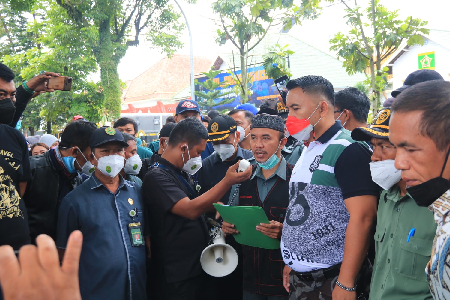 Pembacaan keputusan Pengadilan Negeri (PN) Bandung terkait eksekusi atas aset milik PT KAI. (Foto: Dok. KAI Daop 2 Bandung)