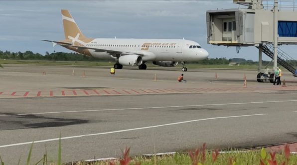 Potret Super Air Jet di Bandara Internasional Minangkabau | Super Air Jet resmi beroperasi di Sumatera Barat rute Padang - Jakarta, 22 Desember 2021. Usai maskapai penerbangan itu berdiri Maret 2021