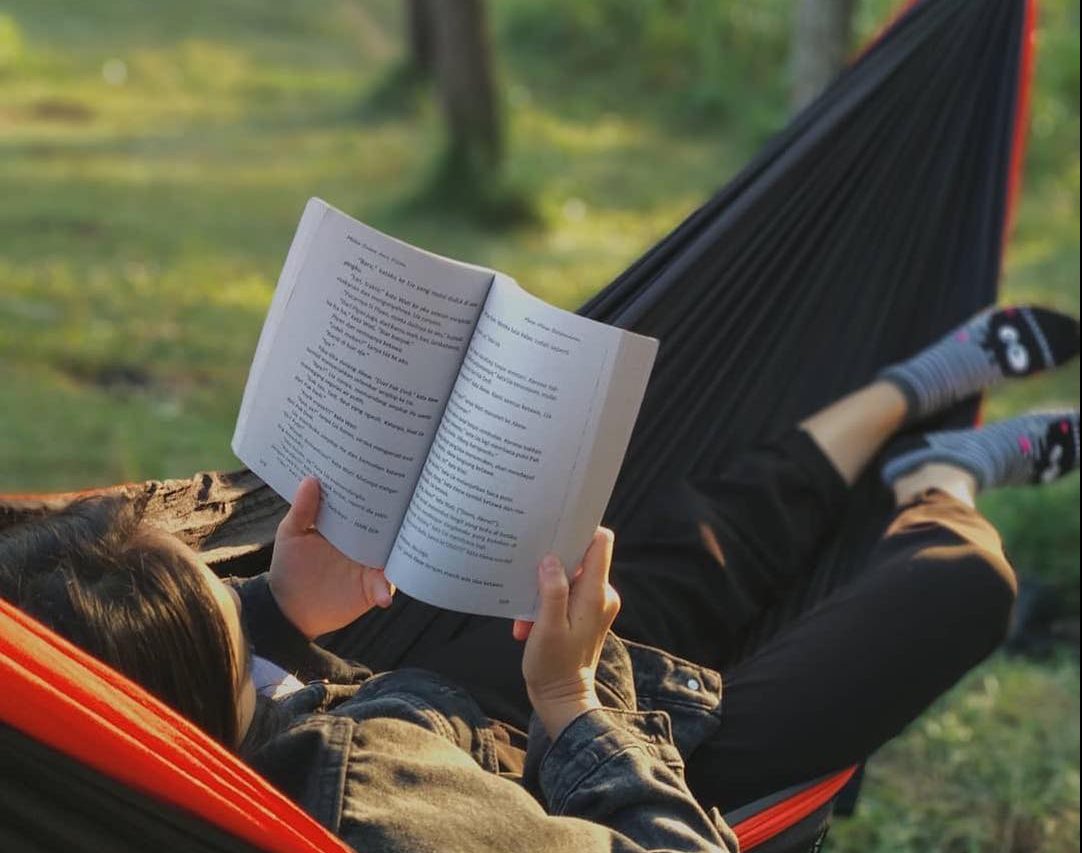 Memilih Hammock Sebagai Alternatif untuk Aktivitas Alam Bebas? Berikut Tips dan Hal Penting Kamu Pertimbangkan (Foto:Instagram :@enoindonesia/Halonusa)