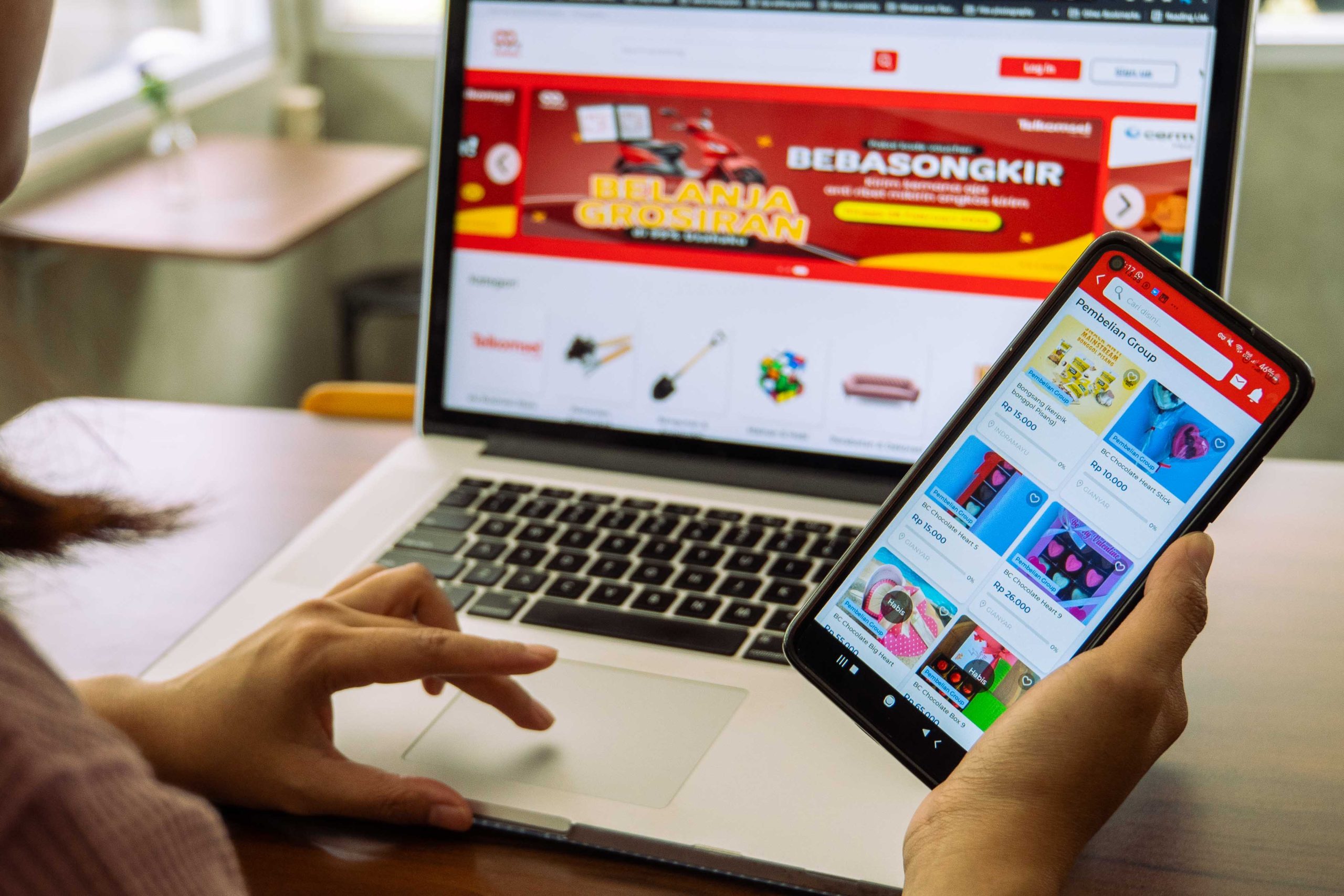 Telkomsel melakukan pembaruan dan pengembangan platform 99% Usahaku 2.0 dengan tambahan fitur ‘Pemasokku’ yang dapat menjadi solusi bagi pelaku bisnis untuk mendapatkan mitra supplier atau grosir terpercaya di berbagai wilayah Indonesia. Informasi lengkap