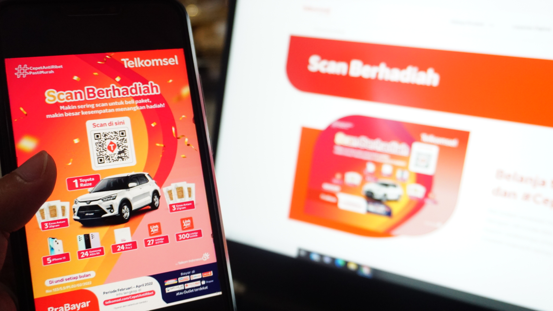 Telkomsel menghadirkan program Scan Berhadiah #CepatAntiRibet bagi seluruh pelanggan prabayar untuk melengkapi pengalaman kemudahan bertransaksi via Omni Channel. (Telkomsel/Halonusa).