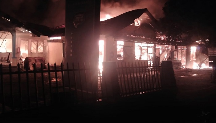 Kebakaran di PLN Balai Selasa. (Foto: Dok. Satpol PP dan Damkar Pessel)
