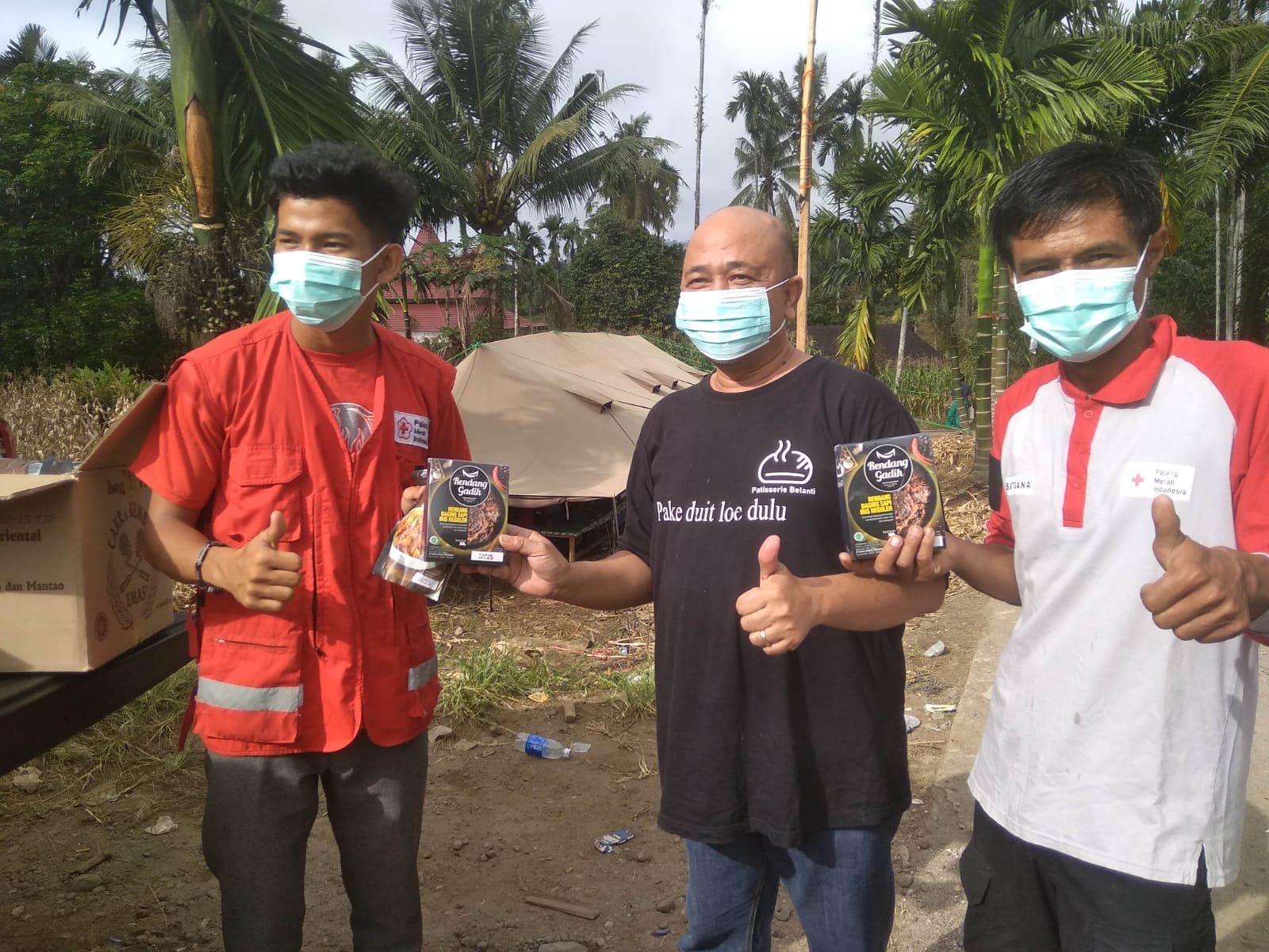 Bantuan rendang dari kelompok UMKM Sumbar untuk korban terdampak gempa Pasaman Raya. (Foto: Dok. Istimewa)