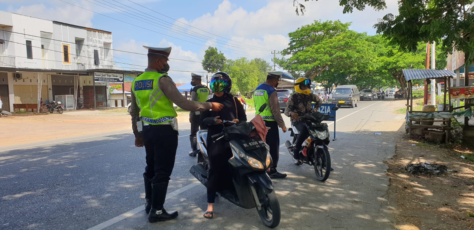 Satuan Lalu Lintas (Satlantas) Polresta Banda Aceh intensif melakukan razia kendaraan bermotor sekaligus meminimalisir pencurian kendaraan di Aceh.