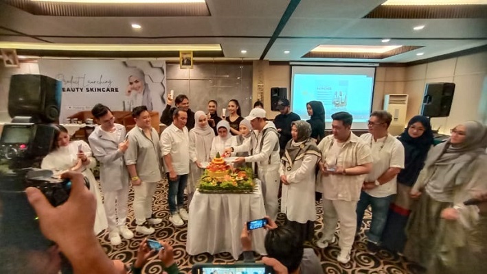 Peluncuran F Beauty Skin Care di Padang. (Foto: Dok. Muhammad Aidil)