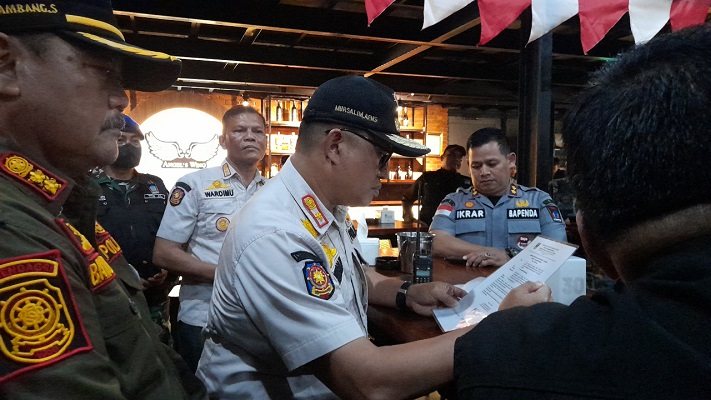 Razia tim gabungan Satpol PP Kota Padang ke sejumlah tempat hiburan malam di Kota Padang. (Foto: Istimewa/Dok. Humas Satpol PP)