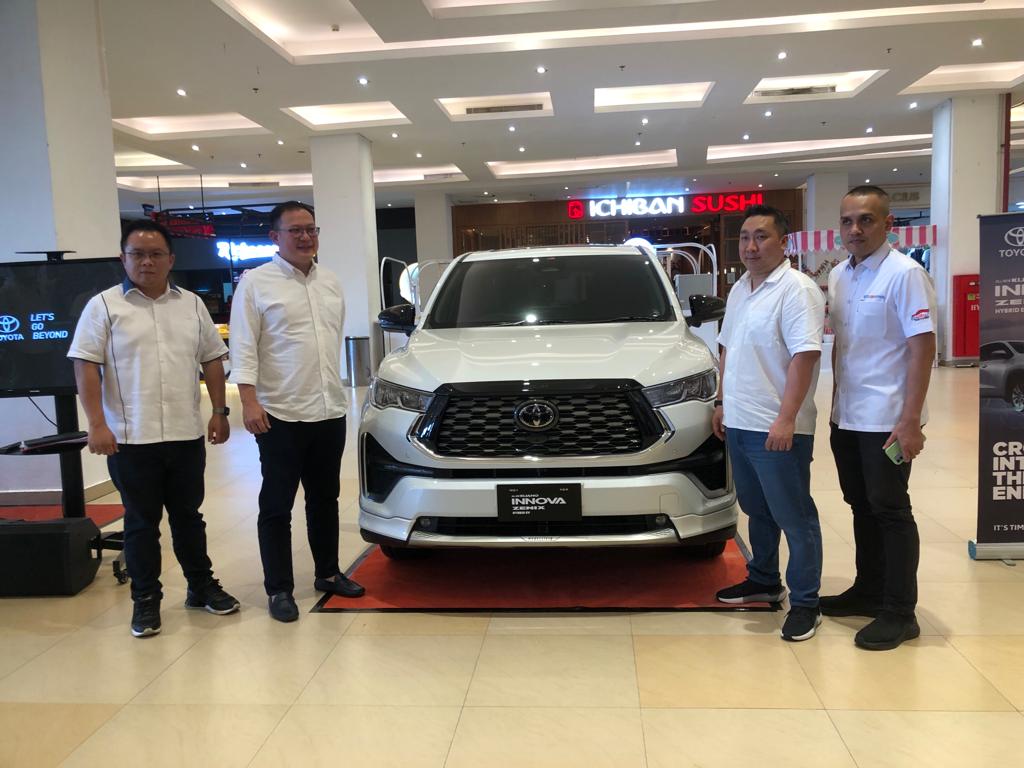 Launcing Toyota Kijang Innova Zenix di Sumbar