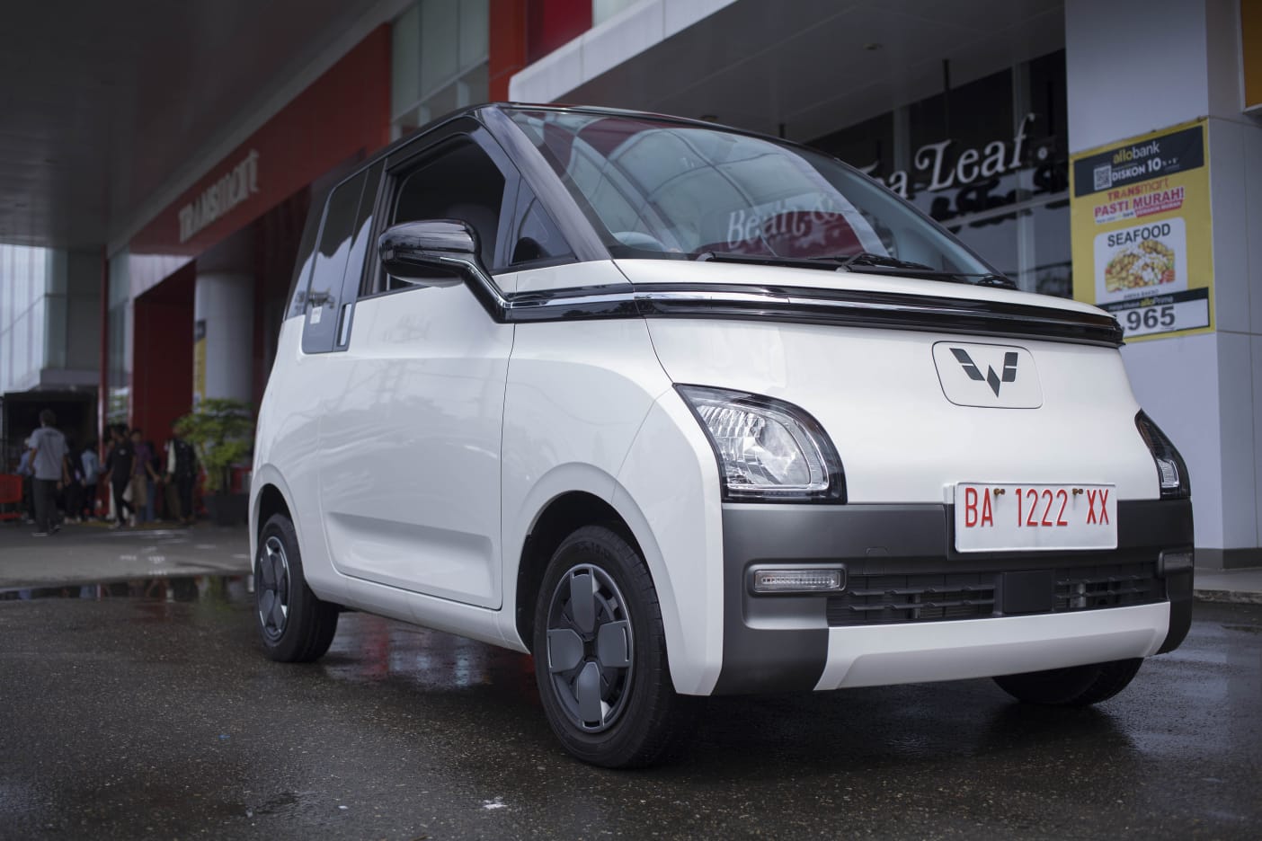 Wuling Motors pameran Year End Sale di Transmart Padang. (Foto: Halonusa.com)