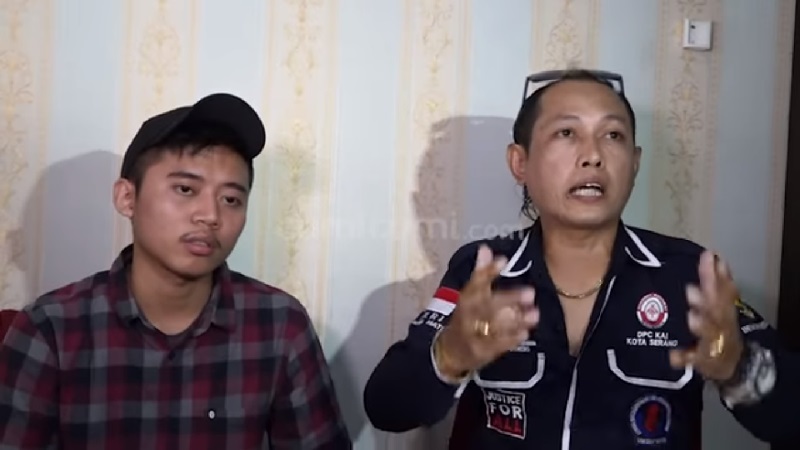 Mantan suami Norma Risma, Rozy Zai Hakiki dan Kuasa Hukumnya Jumadi. (Tangkap Layar Youtube Cumicumi)