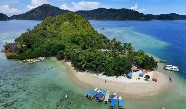 Pulau Setan. (Foto: Pemko Padang)