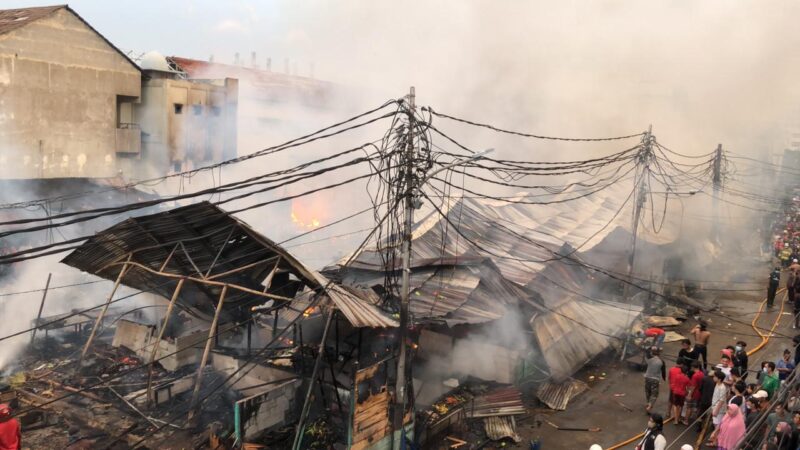 Kebakaran di Tanah Abang, Jakarta Pusat. (Foto: Twitter TMC Polda Metro Jaya)