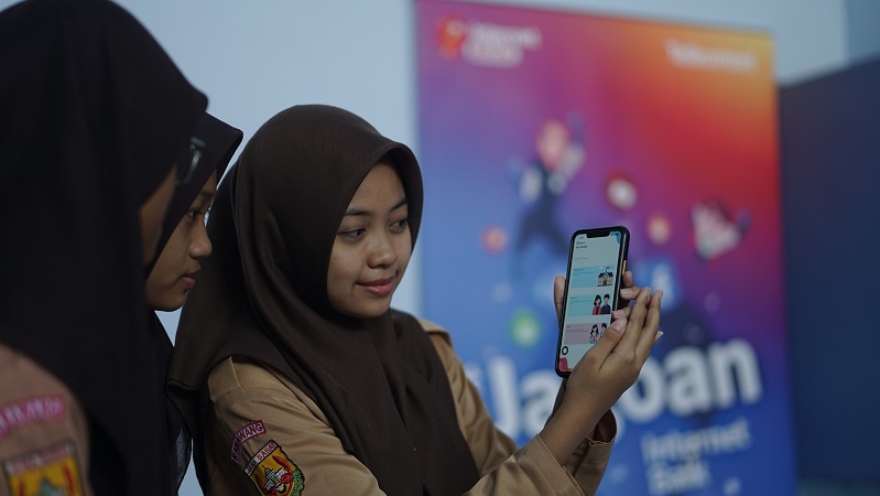  Telkomsel kembali menggelar Program Internet BAIK tahun ketujuh yang bertujuan membentuk karakter generasi muda kreatif serta inspiratif dalam menggunakan internet dan media sosial melalui rangkaian kegiatan berupa seminar, online training, online compet