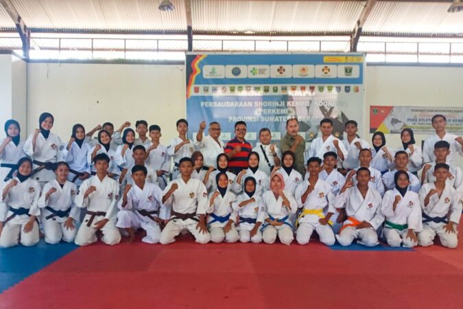 Pengprov Perkemi Sumbar memulai Training Camp (TC) untuk para kenshinya menghadapi dua agenda nasional, Sabtu 18 Februari 2023. (Foto: Halonusa.com)