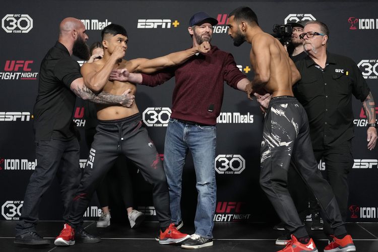 Jeka Saragih vs Anshul Jubli. (Foto: Zuffa LLC/Jeff Bottari)