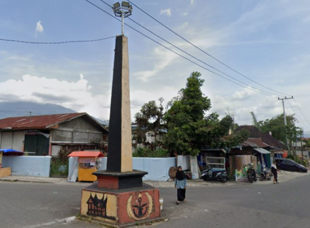 Tugu Tigo Baleh di Bukittinggi. (Foto: bukittinggiku)