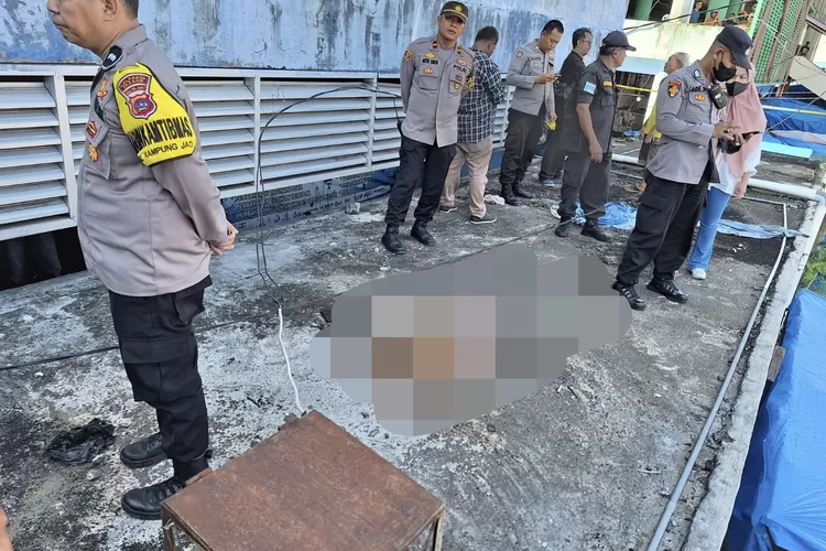 Penemuan mayat di Pasar Raya Padang. (Foto: istimewa)