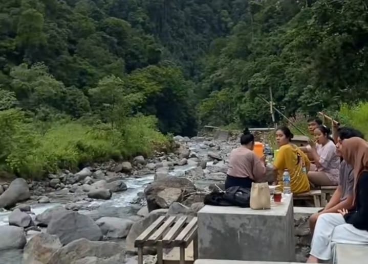 Bendungan yang berada di kawasan Universitas Andalas. (Foto: istimewa)