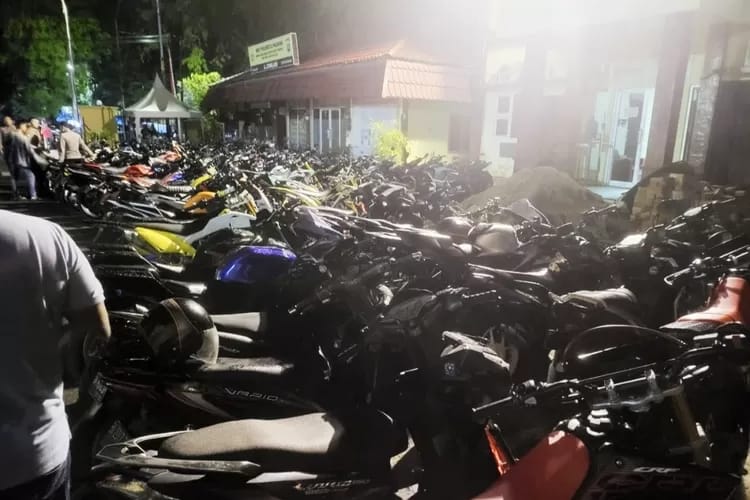 Polresta Padang razia kendaraan knalpot brong. (Foto: istimewa)