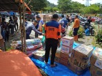 Tim YBM BRILiaN RO Padang tengah menyalurkan bantua ke masyarakat Agam yang terkena banjir dan longsor beberapa waktu lalu.