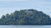 Gunung Padang dari kejauhan (Sumber Foto: Dokumentasi Langgam)