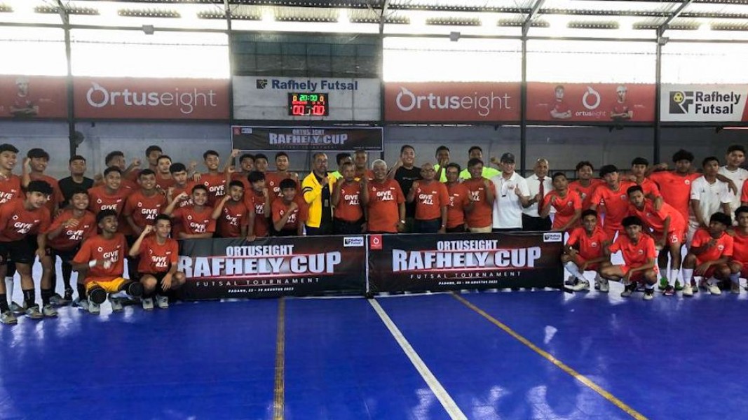 Turnamen Ortuseight Rafhely Cup Futsal 2023 telah resmi dimulai Rabu di lapangan futsal Rafhely Bypass, Rabu, tanggal 23 Agustus 2023. (Foto: Halonusa.com)