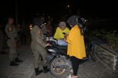 Sapol PP saat melakukan penertiban. (Foto: istimewa)