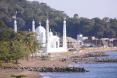 Masjid Al Hakim. (Foto: Padek.co)