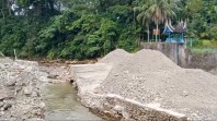 Bendungan Ladang Laweh jebol, petani menjerit. (Foto: TVRI)