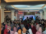 Tabligh akbar Ustadz Adi Hidayat di Masjid Agung Nurul Iman