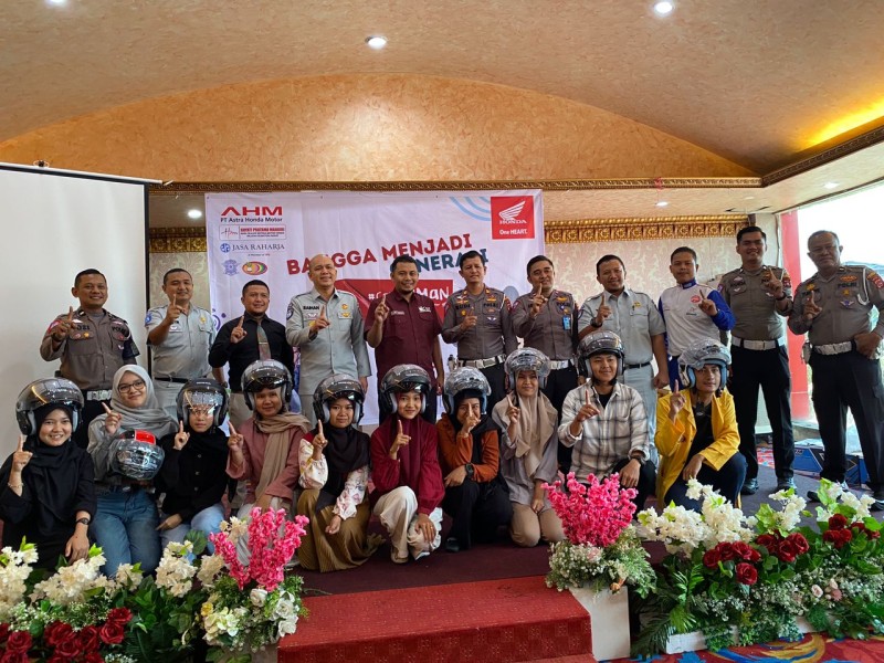 PT Hayati Pratama mandiri lakukan seminar dengan tema 'Bangga menjadi Generasi #Cari_Aman' di Universitas Putra Indonesia (UPI) YPTK Padang pada hari Selasa, 26 September 2023. (Foto: Honda Hayati)