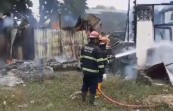 Api melalap satu unit rumah di Alai Parak Kopi. (Foto: tangkapan layar Instagram @padang_tv)