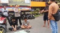 2 pelaku pencurian HP di Toko Sepatu Kalawi Padang dibekuk Tim Klewang Satreskrim Polresta Padang, Selasa, 12 September 2023. (Foto: istimewa)