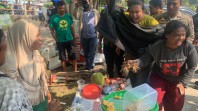 Penertiban di Pantai Padang kembali ricuh. (Foto: istimewa)