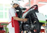 Pengecekan salah satu motor. (Foto: AHM Honda) 