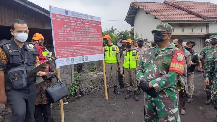 4 usaha stockpile dihentikan. (Foto: Facebook Diskominfo Kota Padang)