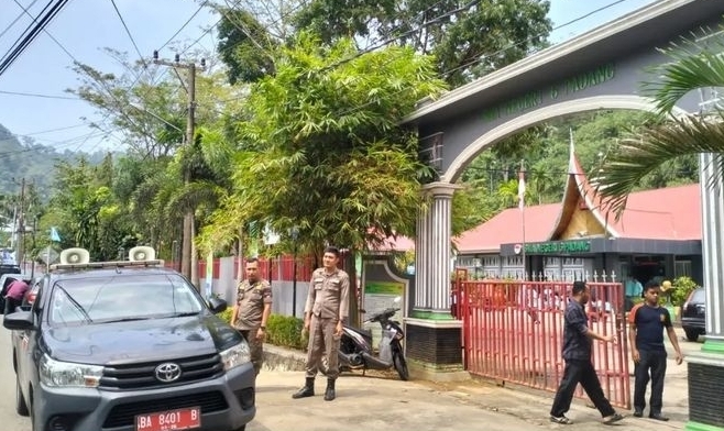 Satpol PP Padang patroli cegah tawuran. (Foto: istimewa)