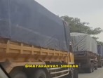 Truk pengangkut batu bara masih marak di Jalan Bypass Lubeg. (Foto: tangkapan layar IG @matarakyat_sunbar)