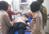 Personil Satpol PP dilempari batu oleh oknum PKL. (Foto: istimewa)