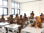 Walikota Padang Hendri Septa saat meresmikan RKB SMPN 28 Padang. (Foto: Diskominfo Kota Padang)