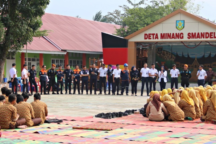 PT Kereta Api Indonesia (Persero) dan tergabung dalam Millenials KAI mengadakan acara &quot;Millenials KAI Goes to School&quot;.