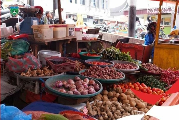 Suasana Pasar Padang Panjang. (Foto: Kominfo)