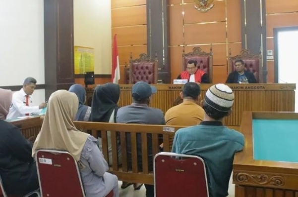 Pelanggar Perda jalani sidang tipiring. (Foto: istimewa)