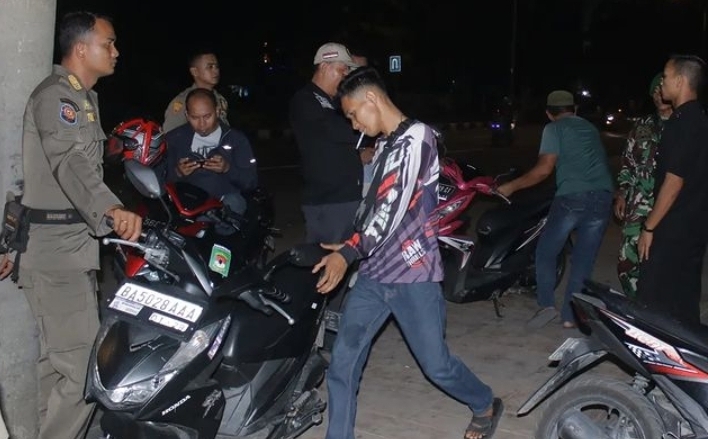 Satpol PP Padang meningkatkan peran Tim SK4 untuk mencegah terjadinya Gangguan Trantibum di Kota Padang, Selasa, 28 November 2023. (Foto: istimewa)