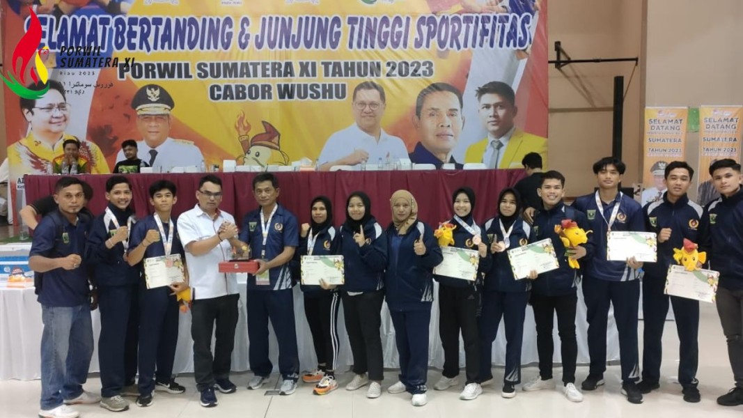 Tim Wushu Sumbar berfoto bersama