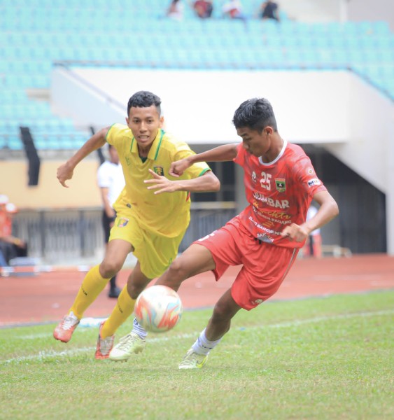 Tim Sepak Bola Sumbar menghadap tim Lampung di Semi Final