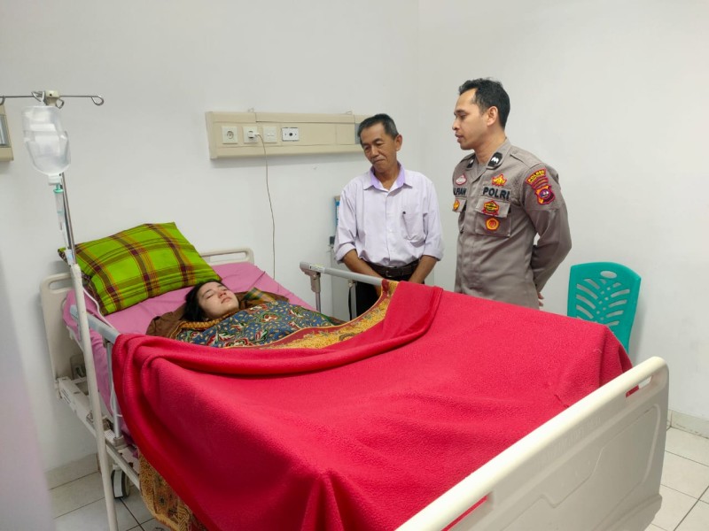 Polres Padang Panjang berikan trauma healing korban erupsi Gunung Marapi. (Foto: istimewa)